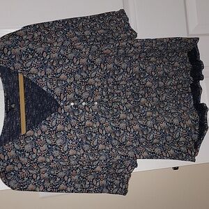 Lucky Brand V-neck SS top